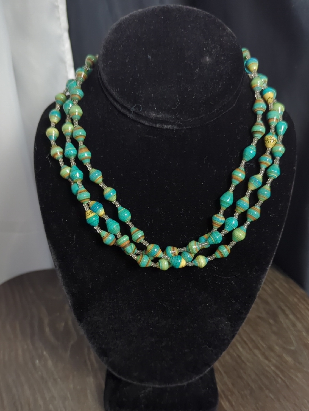 Source Unknown Turquoise and Green Triple-Strand Beaded Necklace
